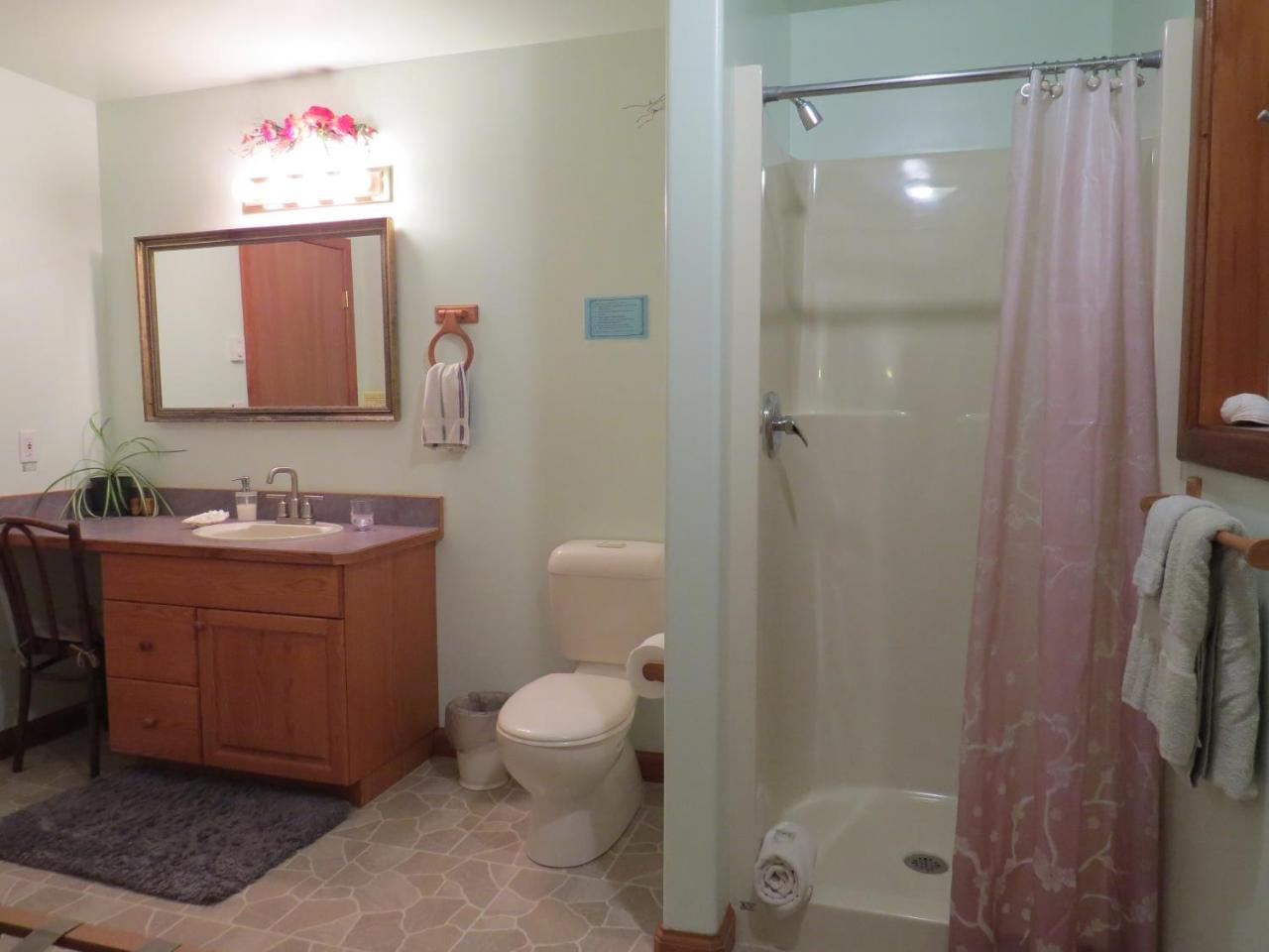 Summerhill Guest House Tofino Ngoại thất bức ảnh